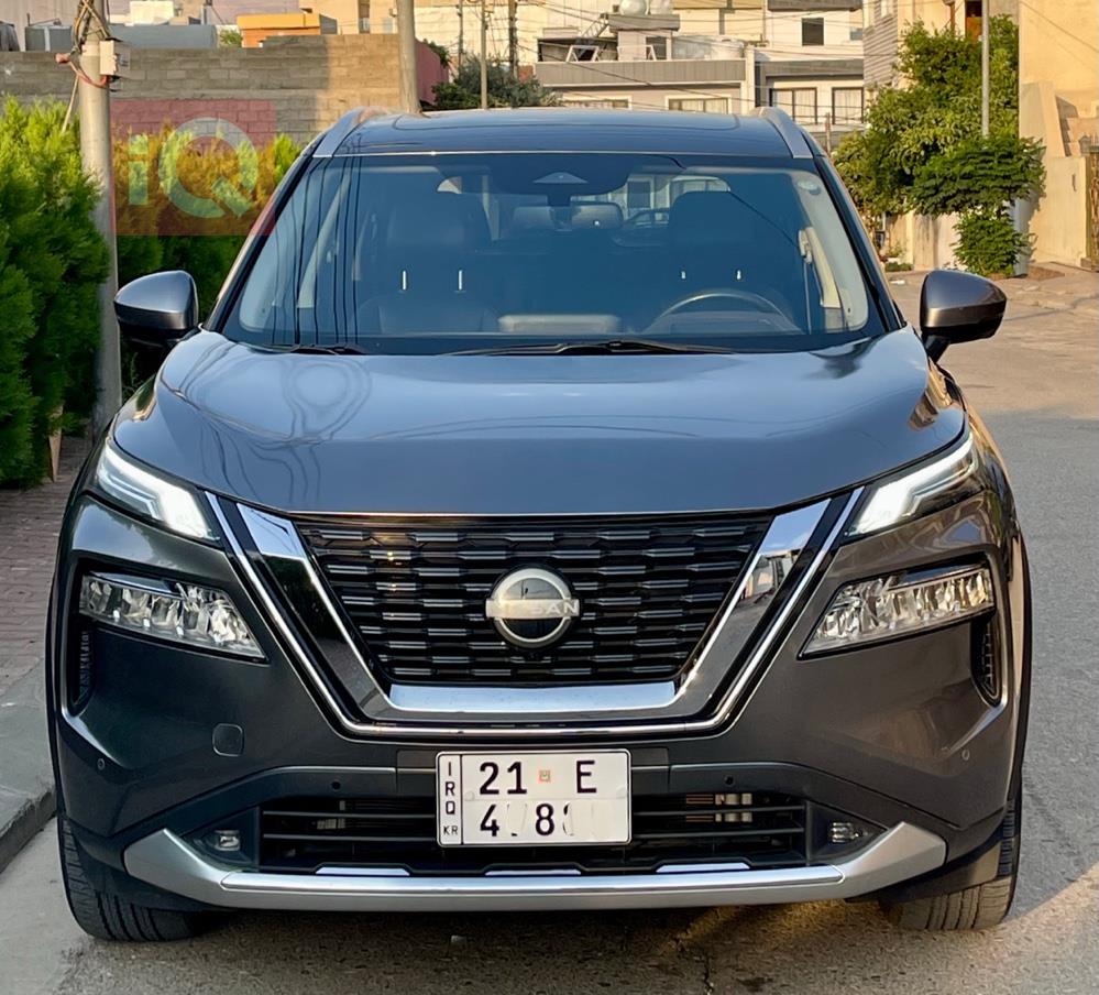 نيسان روج